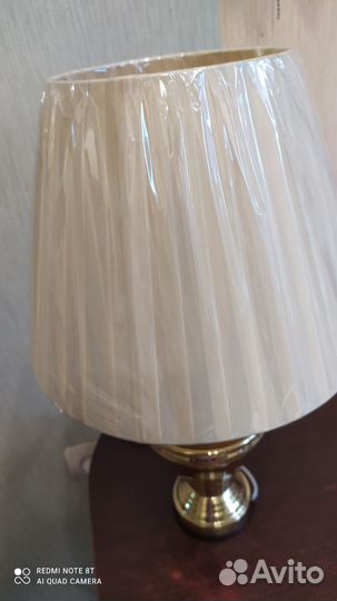 Лампа настольная с абажуром