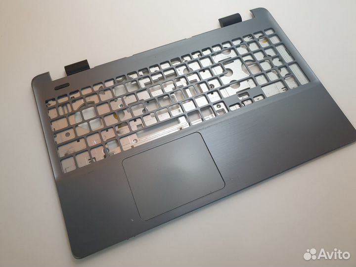 Топкейс Acer E5-571G, дефект