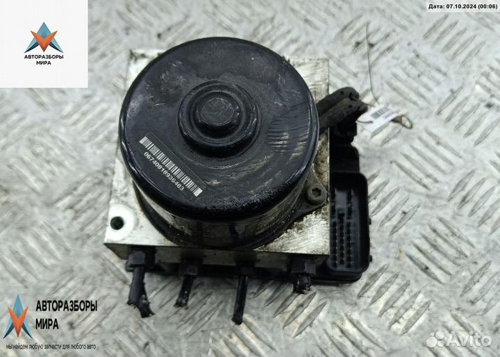 Блок ABS Volkswagen Bora 1998 1J0907379G