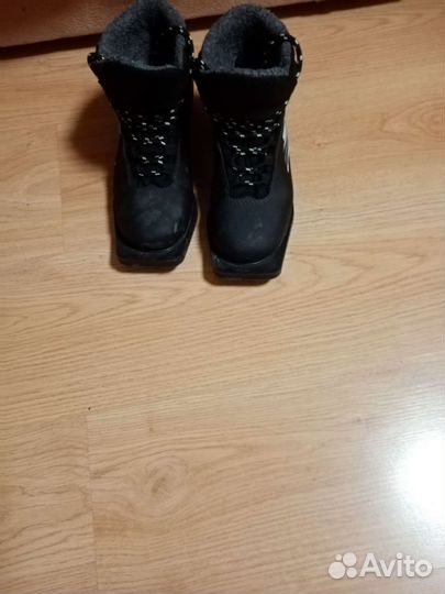 Лыжные ботинки