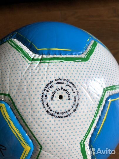 Мяч с автографом Германа Попкова, Амкал