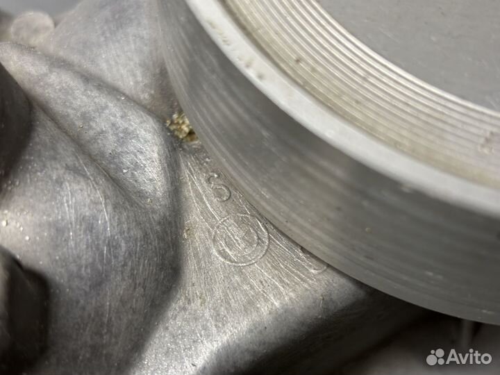 Помпа с термостатом N63 4.4 BMW F01 F02 F10 F07 X6