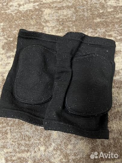 Наколенники