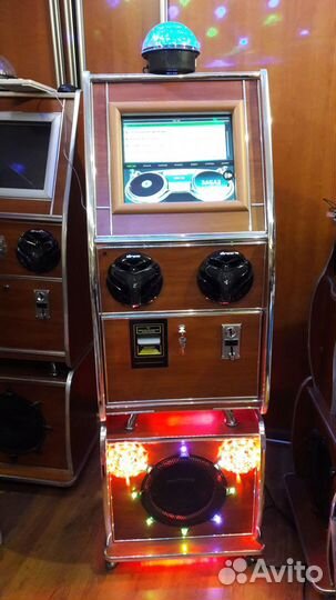 Музыкальный автомат сенсорный с караоке б/у
