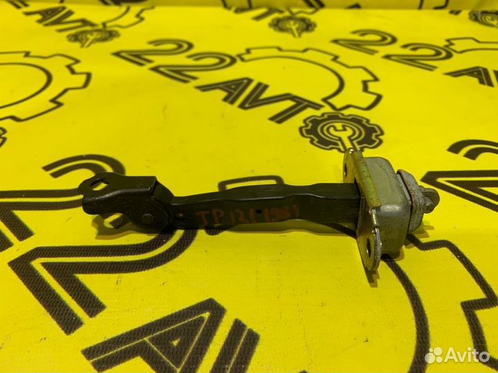 Ограничитель двери передний правый Nissan Primera