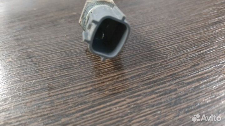 Датчик температуры охлаждающей жидкости Infiniti