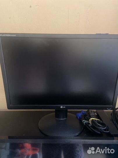 Монитор LG 22