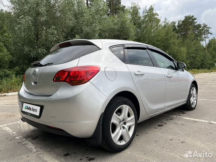 Opel Astra 1.4 МТ, 2011, 151 235 км