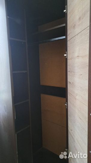 Шкаф угловой распашной