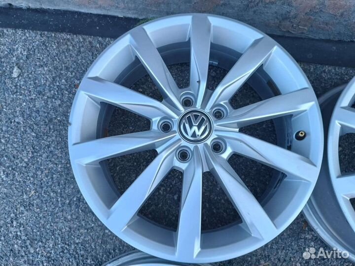 Диски R17 volkswagen golf Dijon