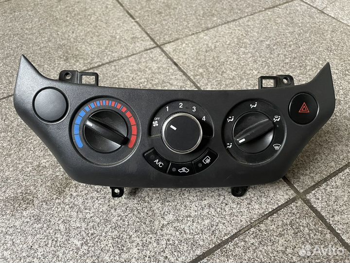 Блок управления отопителем Chevrolet Aveo T250