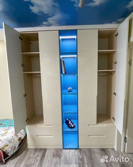 Шкаф распашной. От производителя