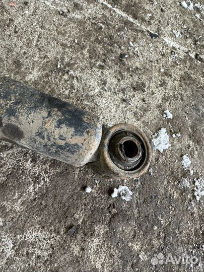 Range rover 3 задняя стойка