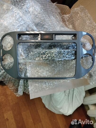 Рамка магнитолы,Тигуан