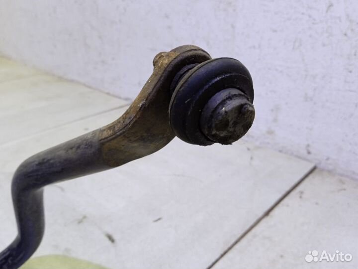 Стабилизатор передний BP4L34151B