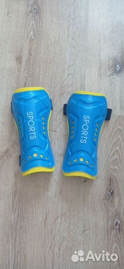 Щитки футбольные детские