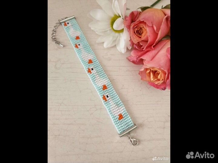 Украшения и брелки из бисера