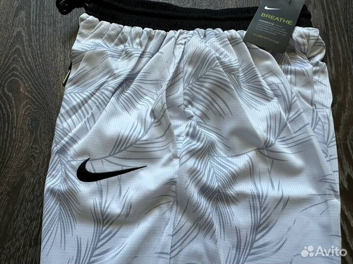 Шорты Nike Dri FIT белые