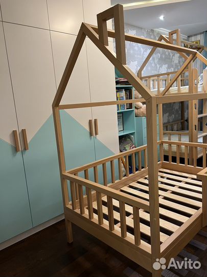 Детская кроватка-домик из бука