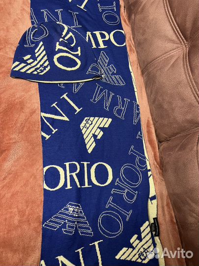 Шапка с шарфом Emporio Armani