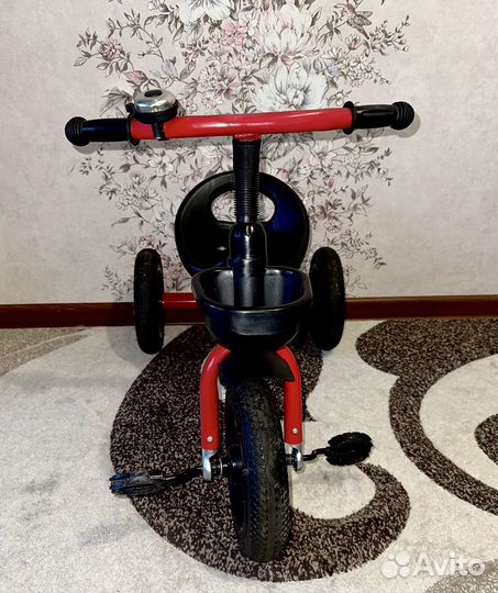 Трехколесный велосипед Moby kids красный