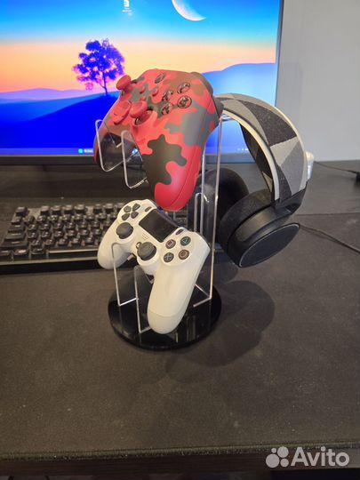 Подставка для геймпадов и наушников