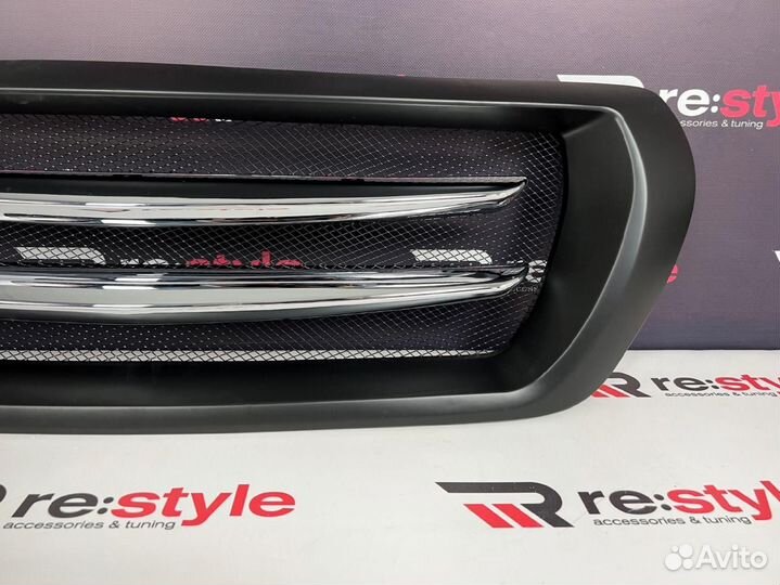 Решетка радиатора Toyota Land Cruiser 200 S1922