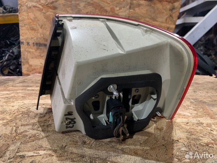 Фонарь задний левый Volkswagen Jetta 5 2005-2010