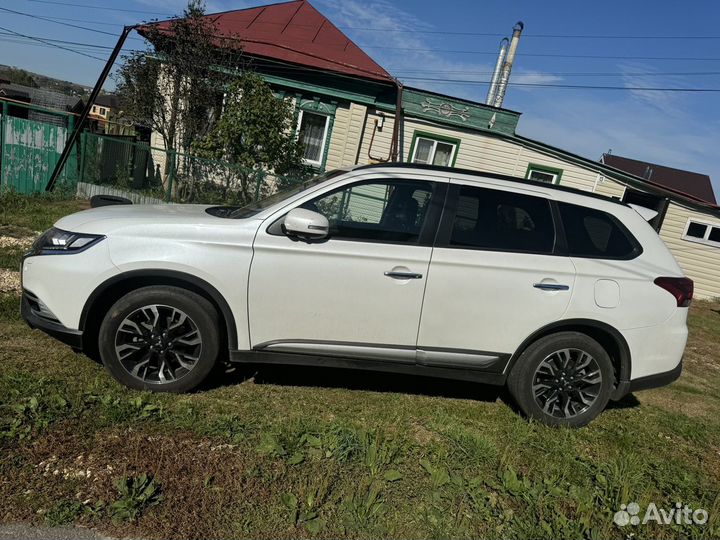 Mitsubishi Outlander 2.4 CVT, 2021, 49 950 км