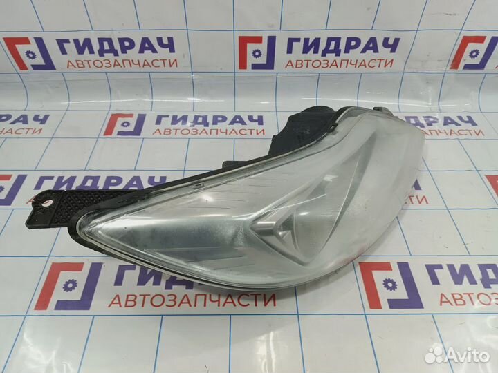 Фара правая Ford Focus 3 1751115