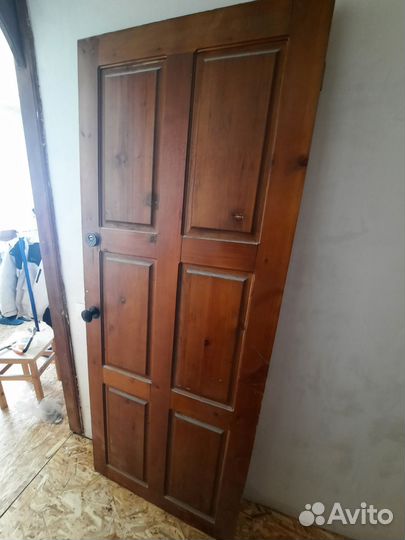 Дверь деревянная