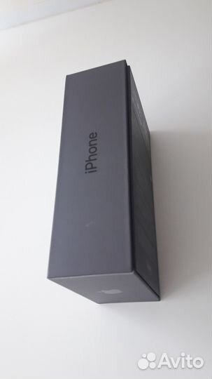 Коробка iPhone 8