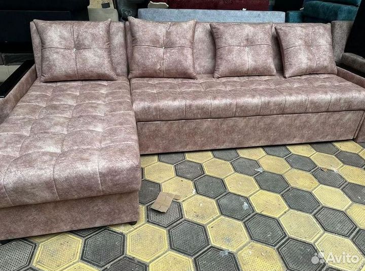 Диван угловой в наличии