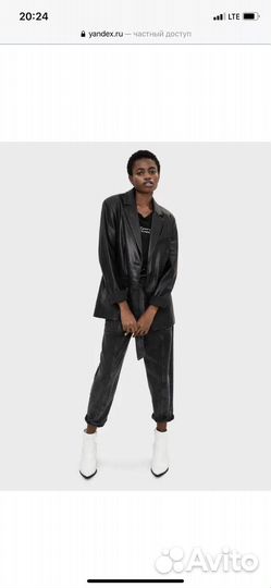 Кожаный пиджак bershka