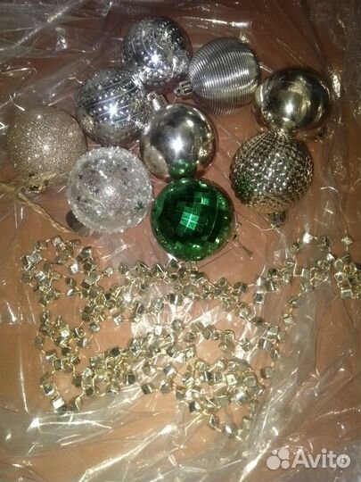 Ёлки настольные с игрушками