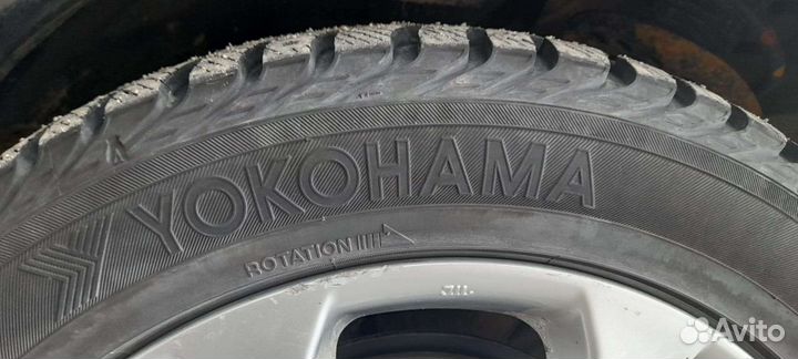 Yokohama Ice Guard Stud IG55 215/55 R17