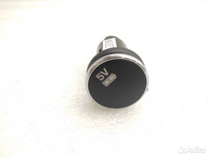 Розетка Land Rover Discovery 5 L462 3.0D 2017