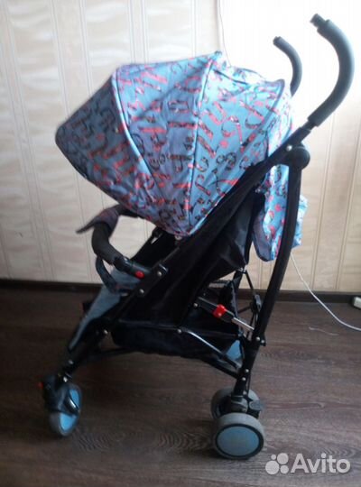 Детская коляска и кроватка с маятником