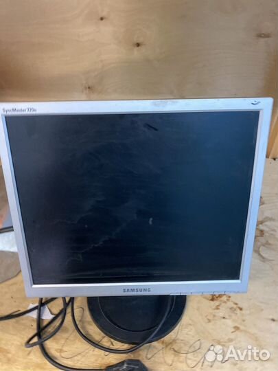 Монитор Samsung