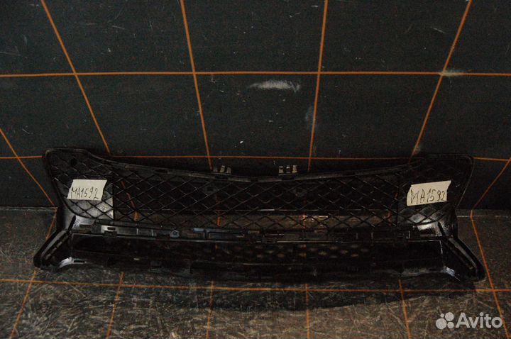 Mercedes-Benz GLK-X204-Решетка бампера переднего