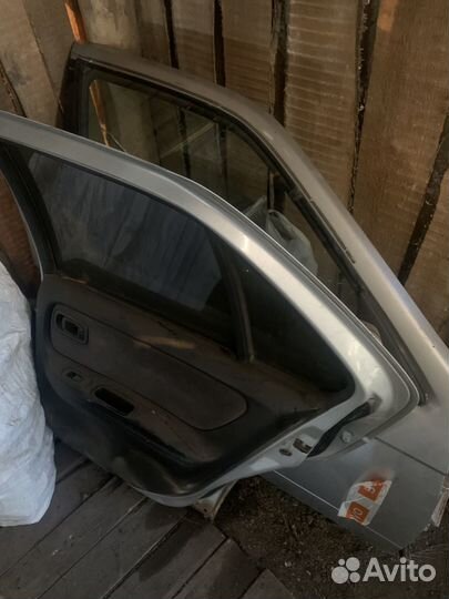 Двери nissan bluebird u14