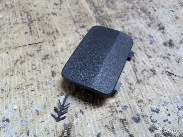 Заглушка буксировочного крюка Audi Q3 (8U) 2012-20