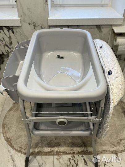 Пеленальный столик Chicco Cuddle с ванночкой