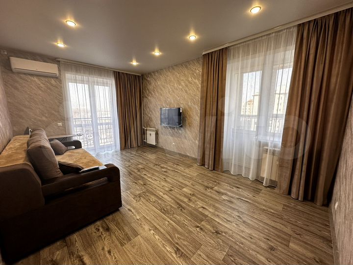 2-к. квартира, 65 м², 8/10 эт.