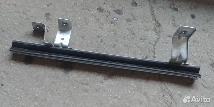 Направляющие стекла правой двери Ford transit