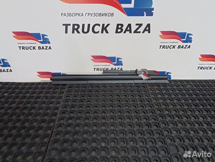 A9406920001 Накладка стойки левой