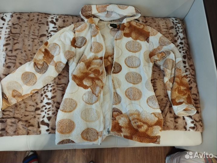 Одежда свитера кофты блузки