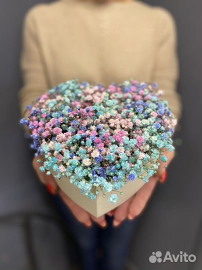 Цветы. Композиции и букеты из Гипсофилы в коробке