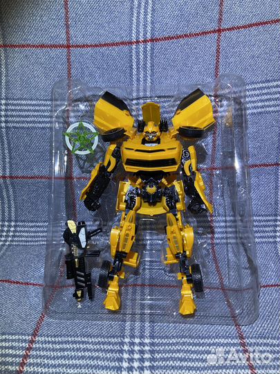 Робот Трансформер Бамблби 30см