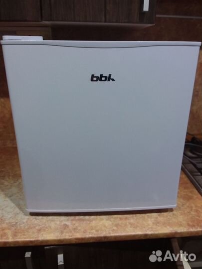 Минихолодильник с морозильной бу